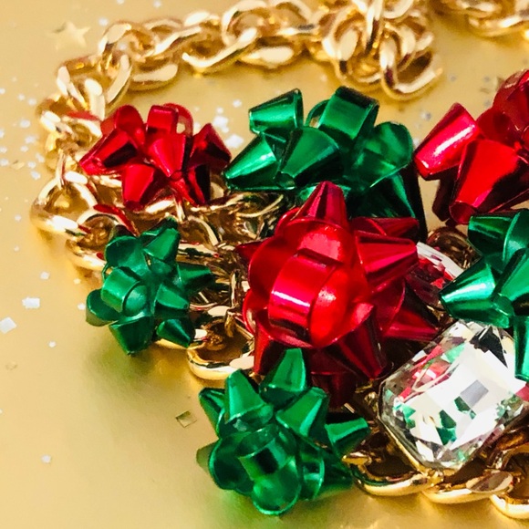 Betsey Johnson Necklace - Red & Green Metallic Bows & Crystal Rhinestones NWT - Picture 8 of 16